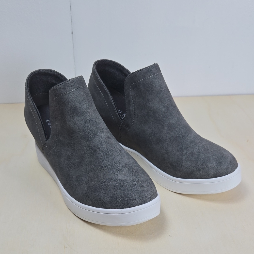 Journee Collection Gray Ankle Booties Size 8